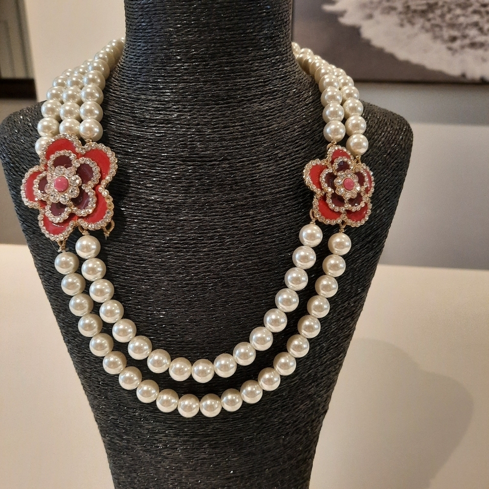 Talbots limited  edition pearl statement necklace